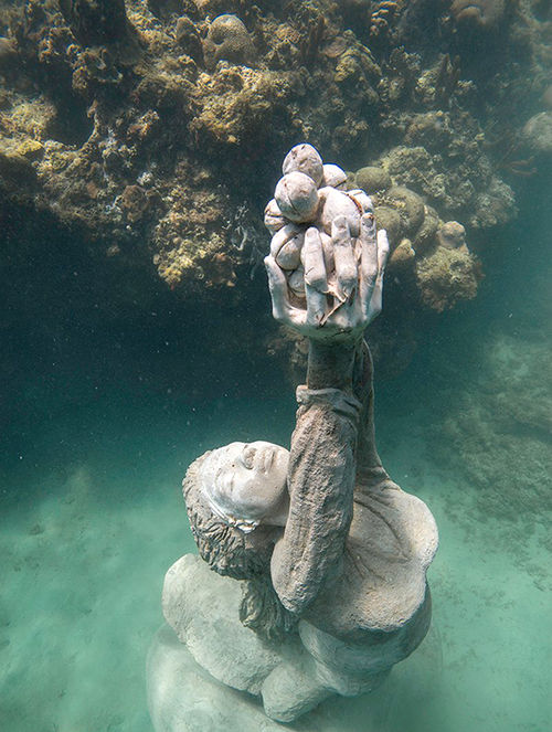 Grenada underwater park has new statue