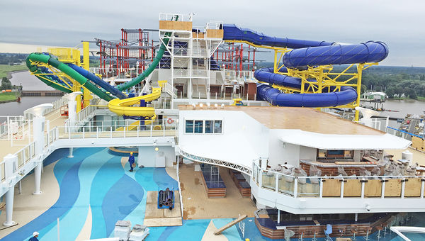 The pool area of Norwegian Escape.