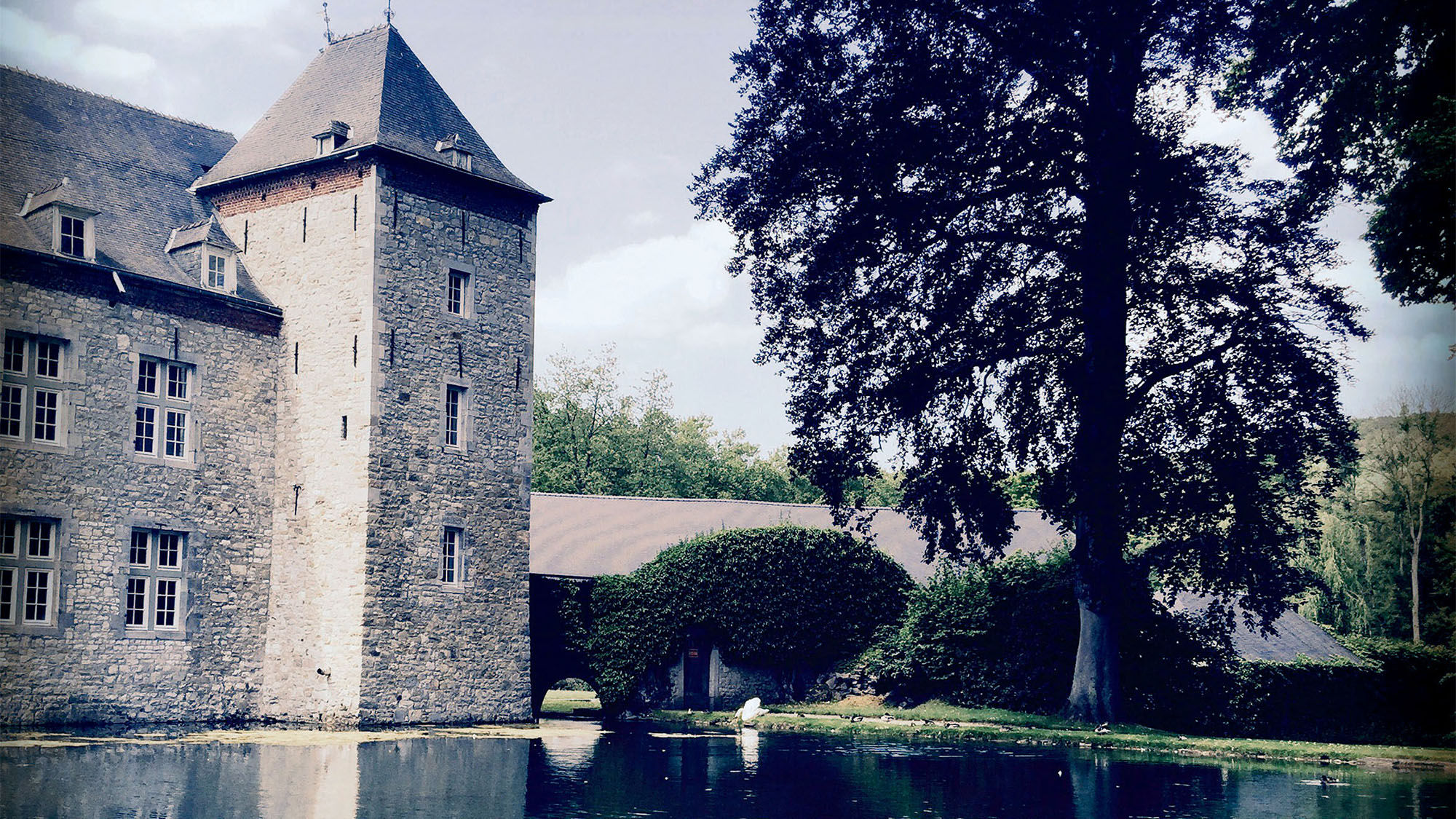 The Annevoie Castle, known as the Versailles of Belgium and a popular spot for wedding photography.