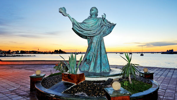 The Cristo del Caracol statue on La Paz’s Malecon boardwalk.