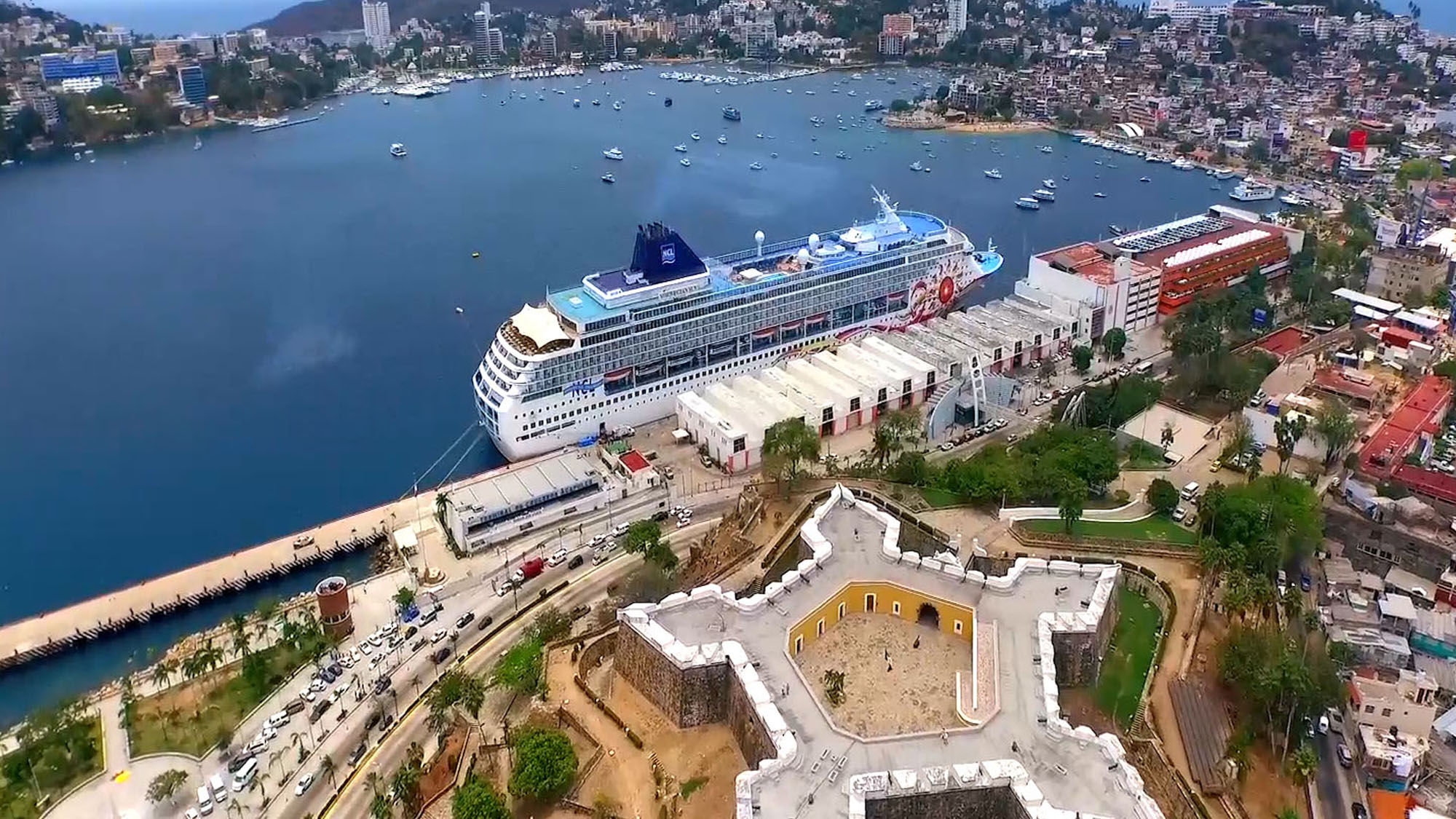 The Norwegian Sun docked in Acapulco.