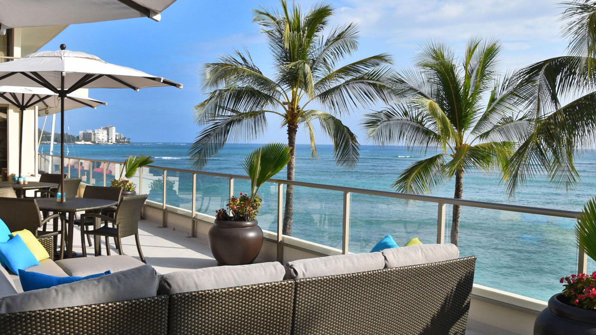 Located on the third floor of the Diamond Tower, the Voyager 47 Club oceanfront lanai offers sweeping views of Waikiki.