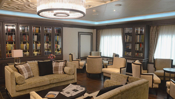 The Navigator's library is now in the spot previously occupied by the smoking lounge. The Navigator's library is now in the spot previously occupied by the smoking lounge.