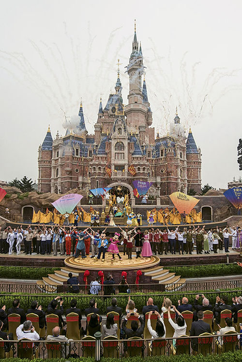 Shanghai Disneyland opens
