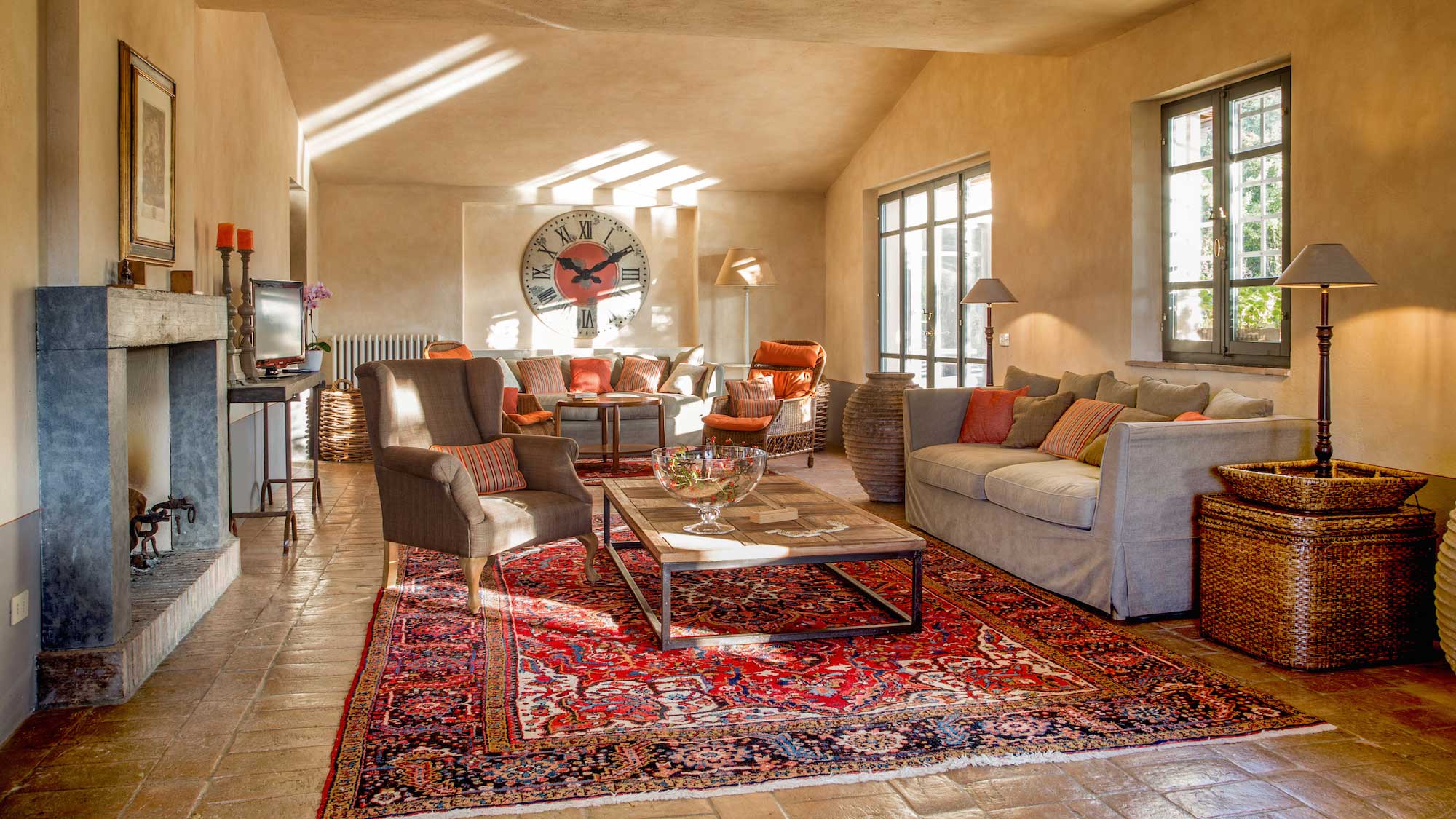 The living room at Villa l’Lira in Tuscany, Italy.