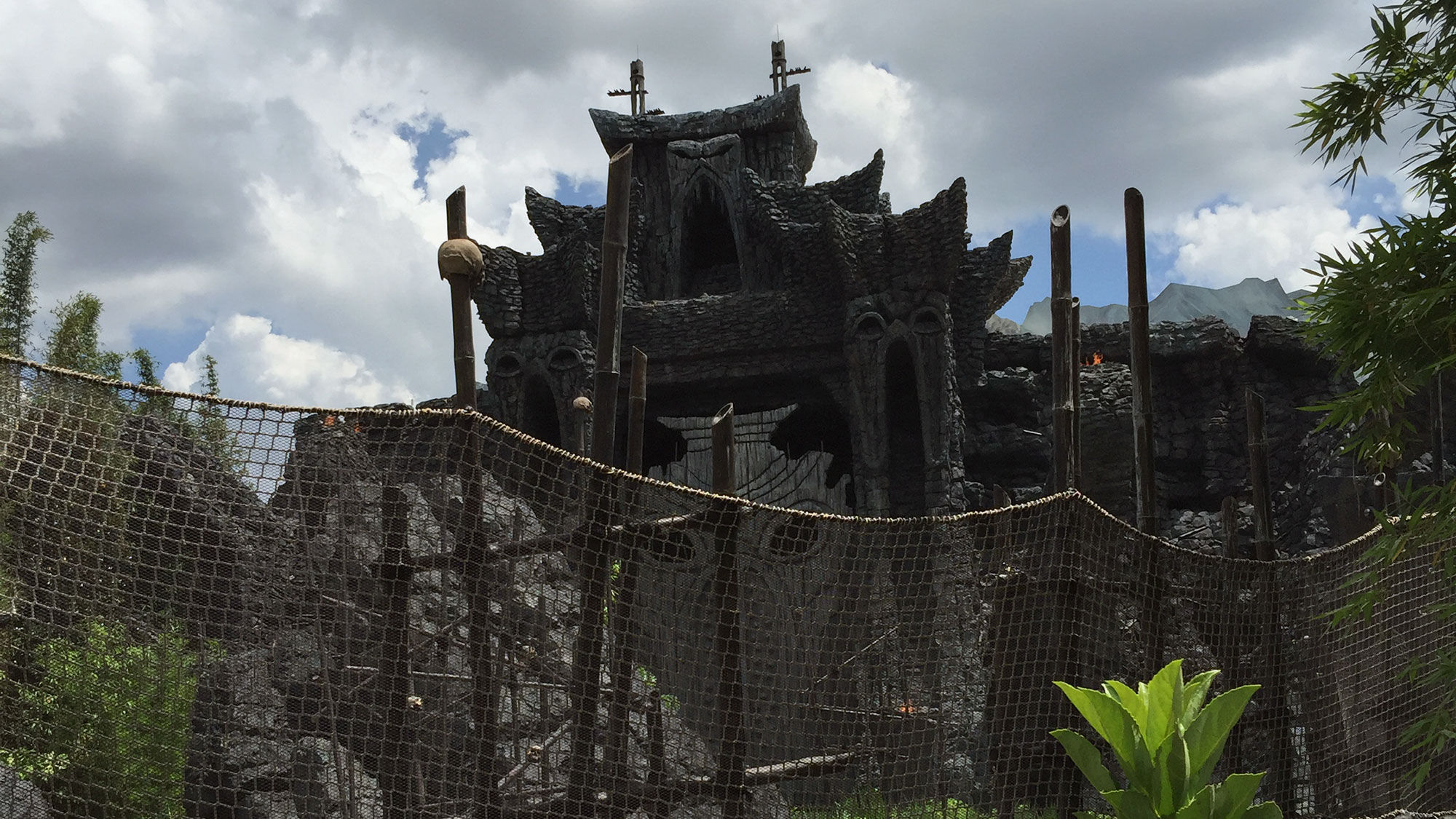 "Skull Island: Reign of Kong" starts with a brief drive outside before riders arrive on Skull Island through a 72-foot-tall gate.