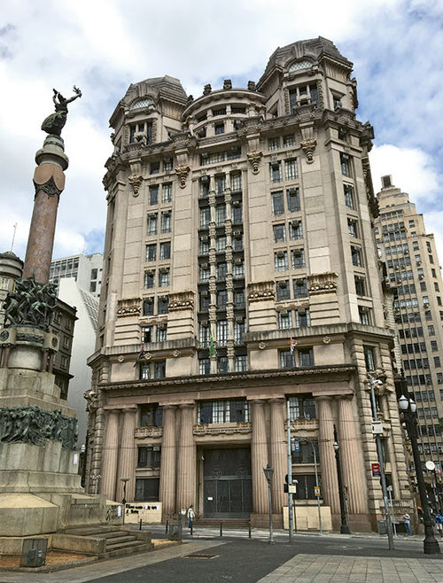 Sao Paulo’s Old Downtown district boasts a mix of buildings ranging from modern to art deco to 19th century era. Sao Paulo’s Old Downtown district boasts a mix of buildings ranging from modern to art deco to 19th century era.