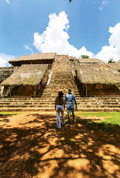 The Ek Balam complex has 45 structures and is surrounded by two stone walls linking most of the other buildings. The Ek Balam complex has 45 structures and is surrounded by two stone walls linking most of the other buildings.