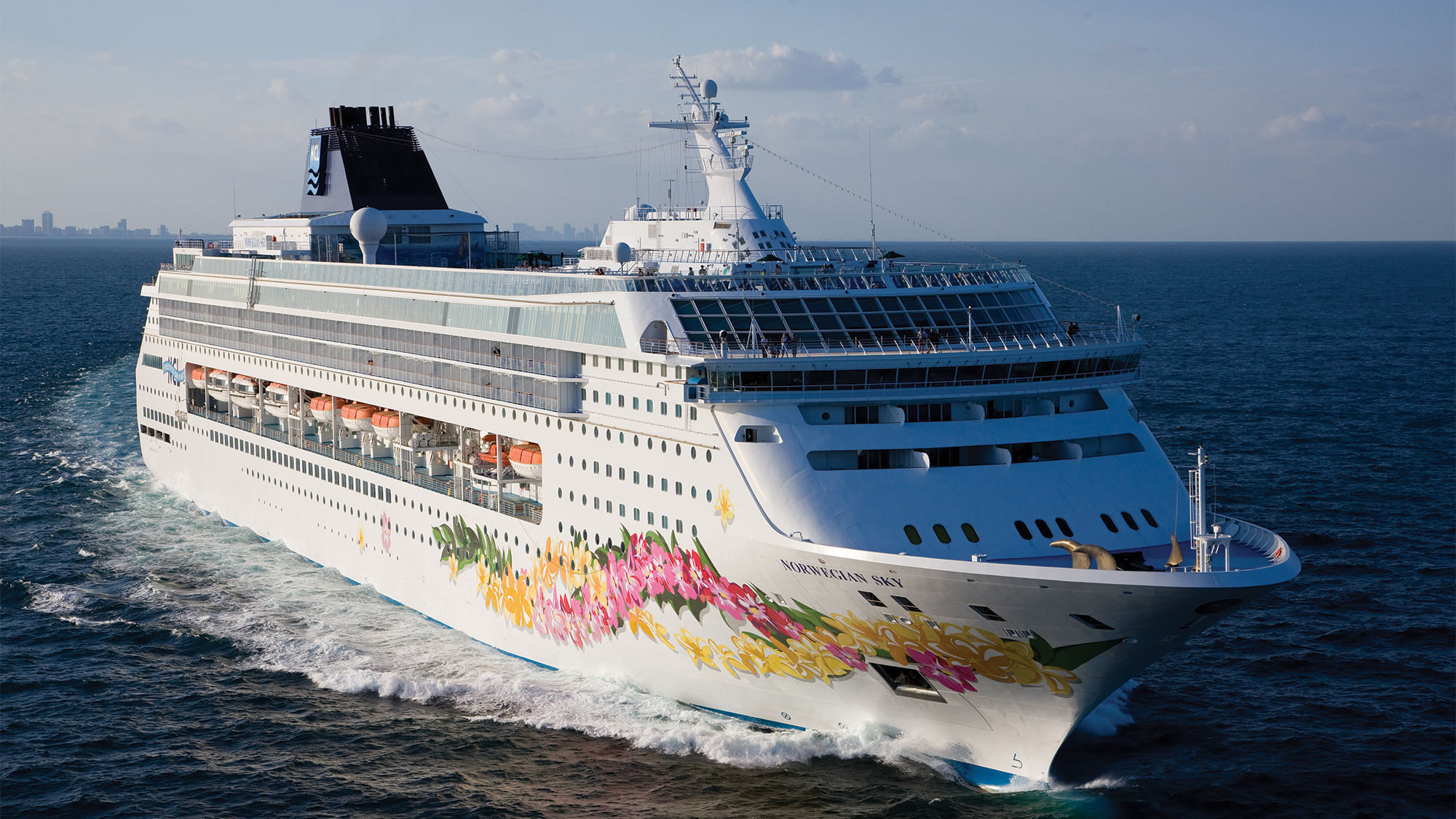 Norwegian Cruise Line customers booking early, spending more