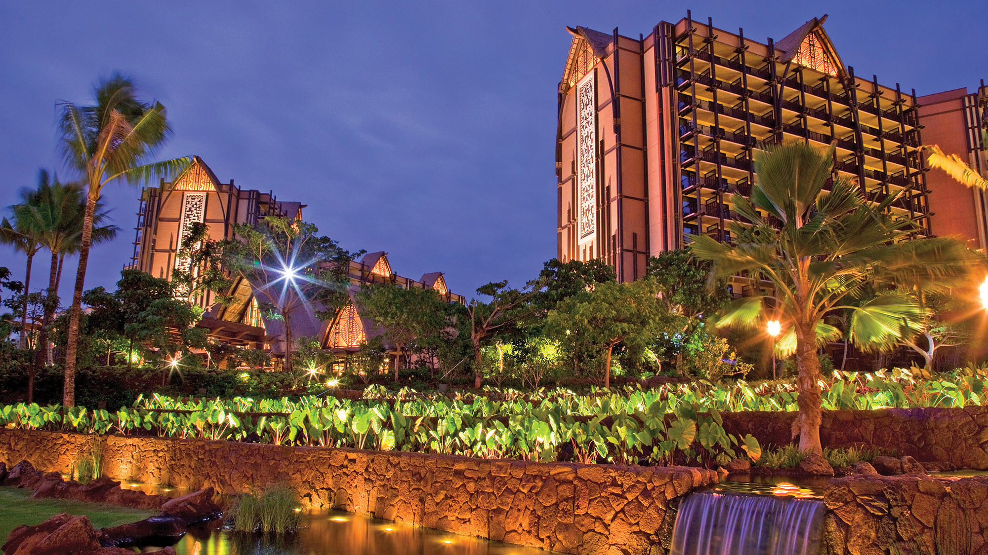 Aulani’s two wings angle out and extend toward the ocean on both sides of the main building.