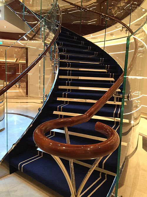 This staircase bannister is an example of the more rounded, curvaceous design of the Seabourn Encore. This staircase bannister is an example of the more rounded, curvaceous design of the Seabourn Encore.