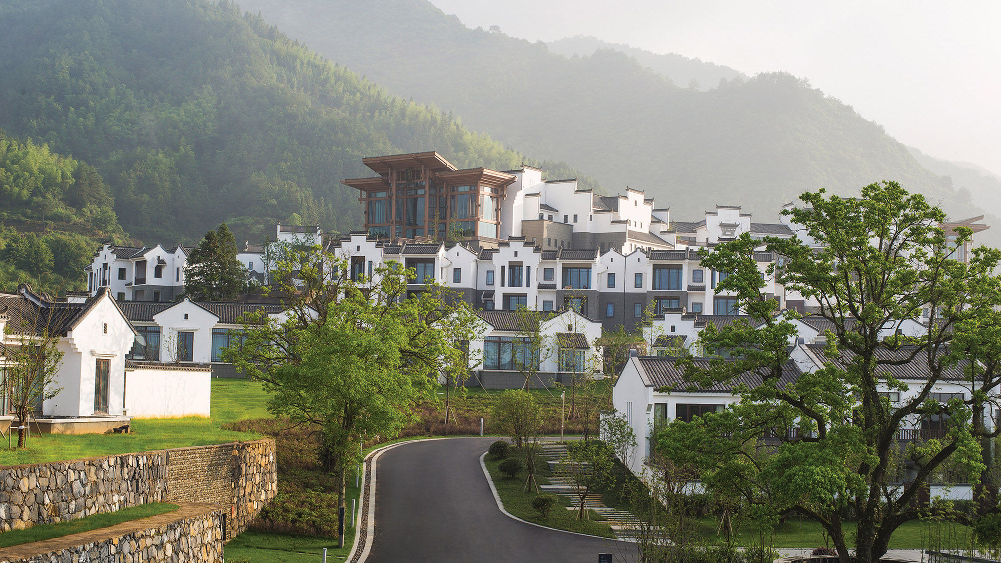 AccorHotels said it will invest about $17 million in Singapore’s Banyan Tree Hotels & Resorts, whose properties include China’s Banyan Tree Huangshan.