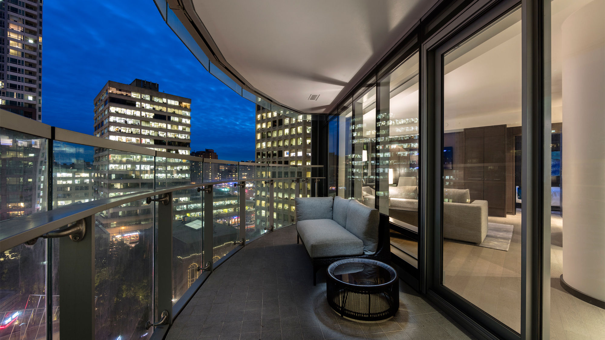 Trump hotel opens in Vancouver