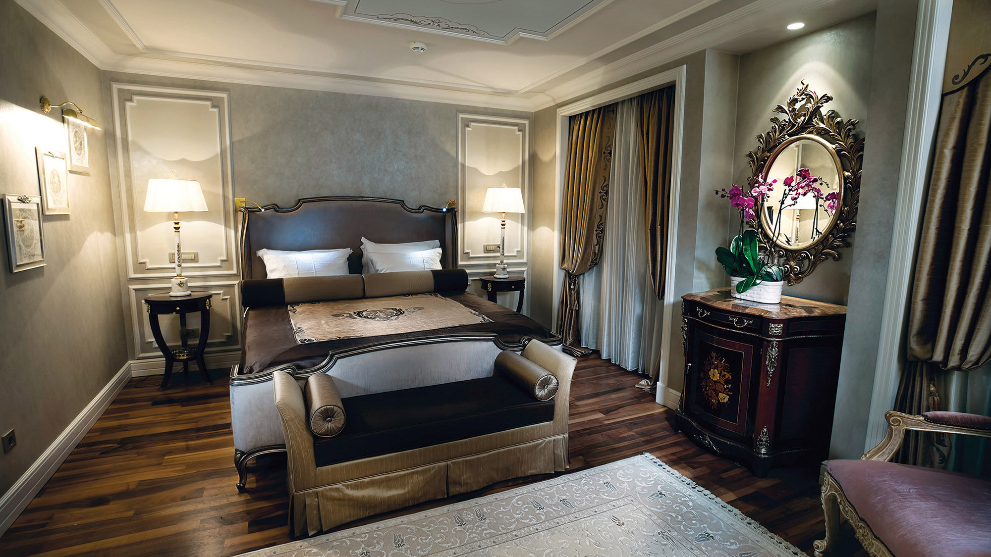 Deluxe rooms in the Rixos Pera Istanbul range from 92 to 115 square feet.