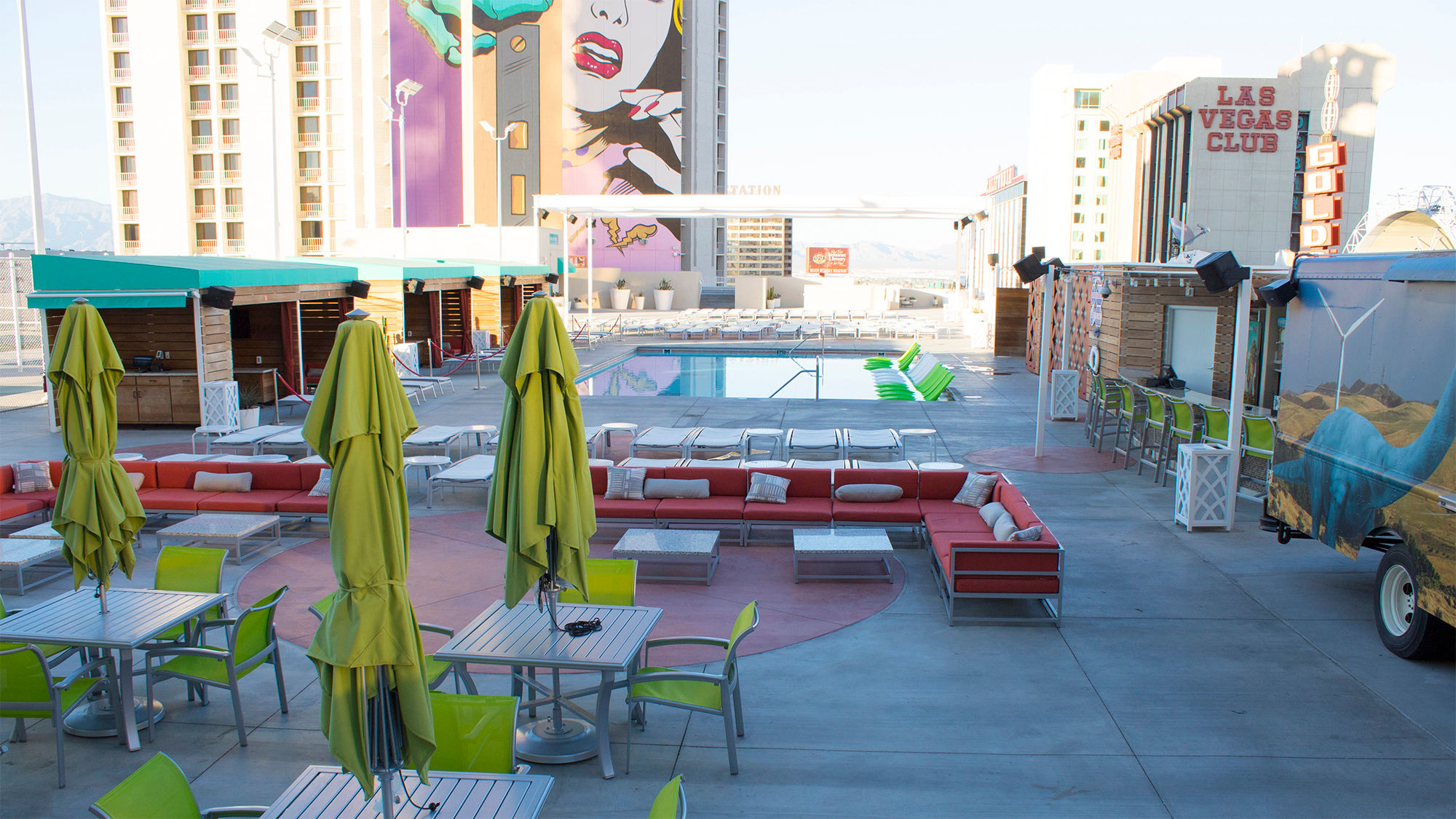 In 2016 the Plaza unveiled a new rooftop pool and outdoor playground. This year it's refreshing a handful of poolside suites.