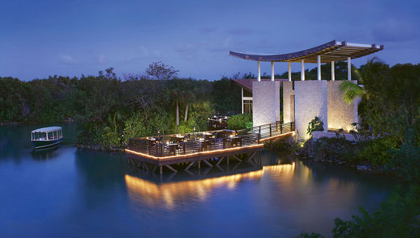 Saffron, the Banyan Tree Mayakoba’s signature restaurant, specializes in Thai cuisine. Saffron, the Banyan Tree Mayakoba’s signature restaurant, specializes in Thai cuisine.