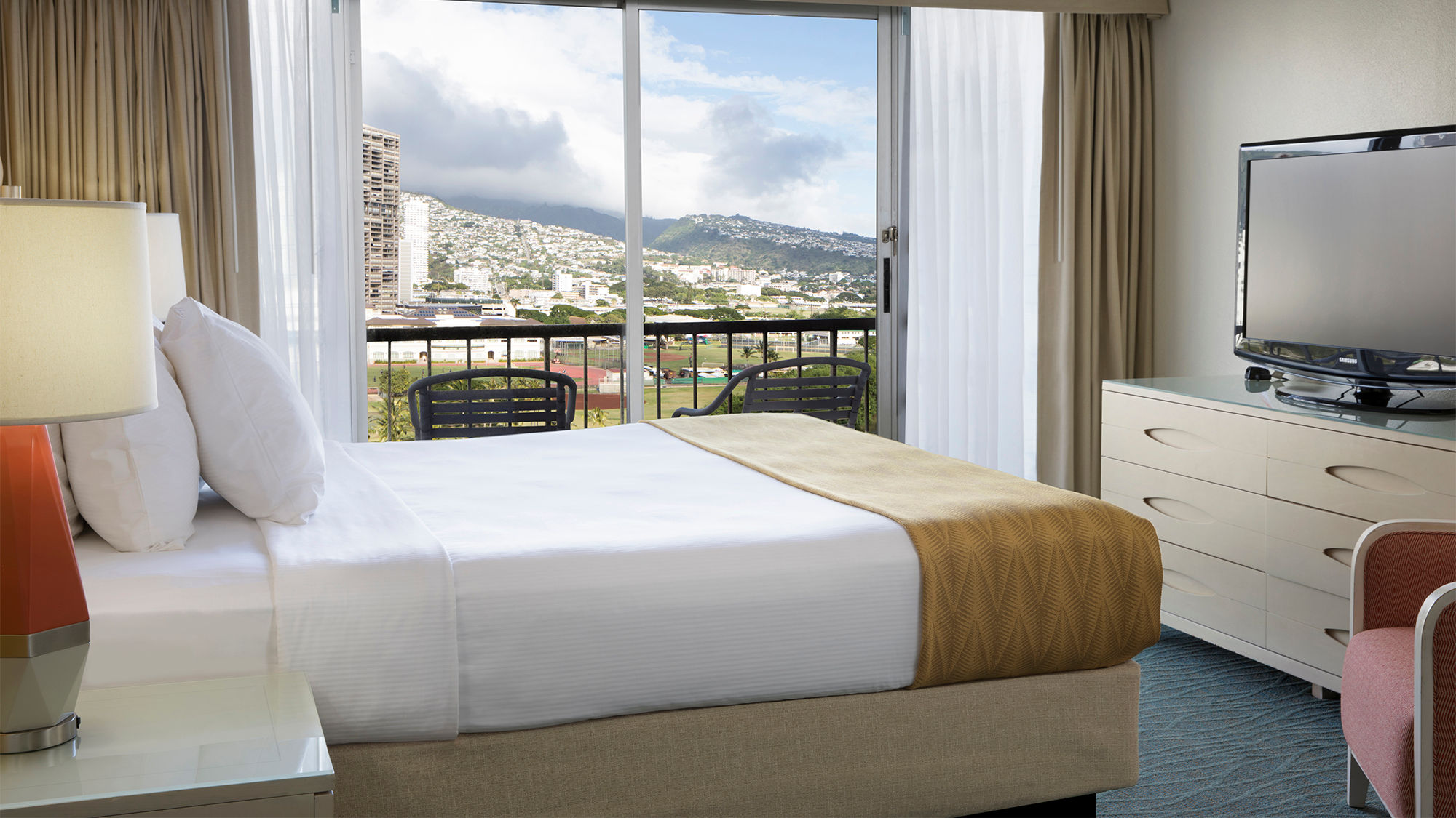 The Coconut Waikiki design revamp was led by San Francisco-based designer Anthony Laurino and was done in an island-chic motif.