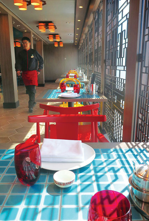 The Noodle Bar is one of the specialty restaurants available. It serves Chinese cuisine. The Noodle Bar is one of the specialty restaurants available. It serves Chinese cuisine.