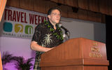 Travel Weekly editor in chief Arnie Weissmann greets the 250 members of the Hawaii tourism community who attended the Forum.