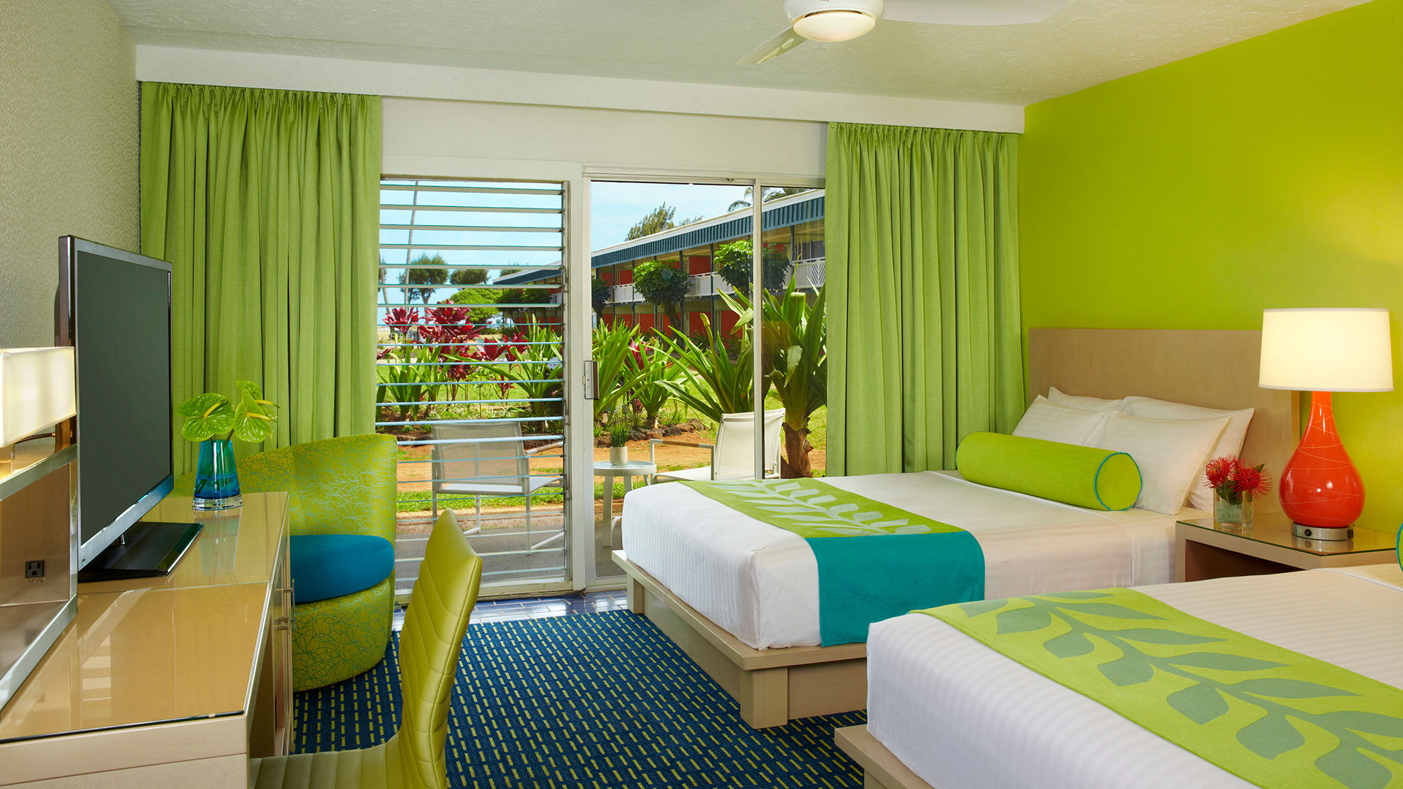 Kauai Shores Hotel, formerly operated by Aqua Hotels and Resorts, is now being managed by Hawaiian Hotels and Resorts.