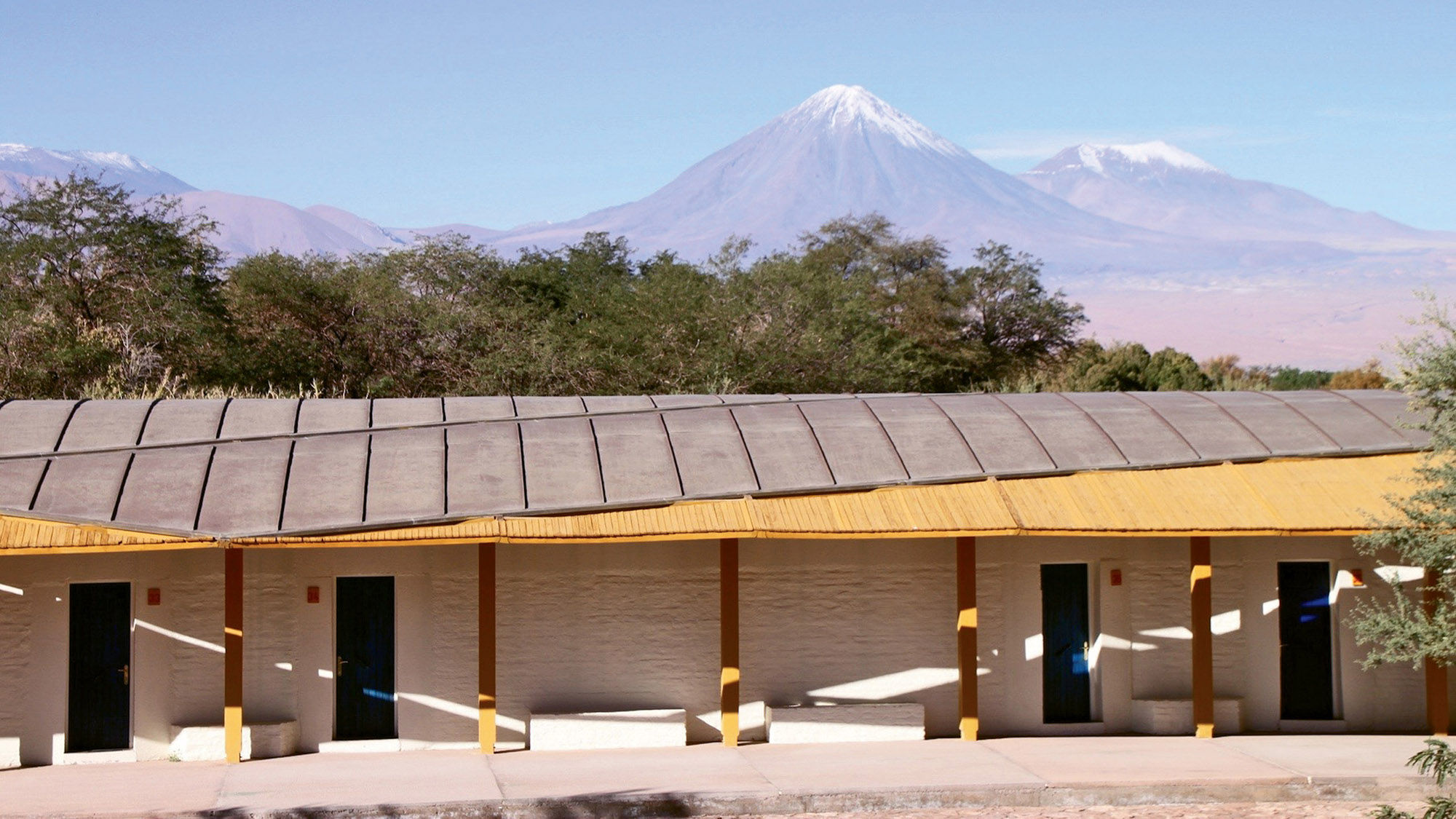 Rooms at the Explora Atacama in San Pedro de Atacama, Chile, offer views of the An-des.
