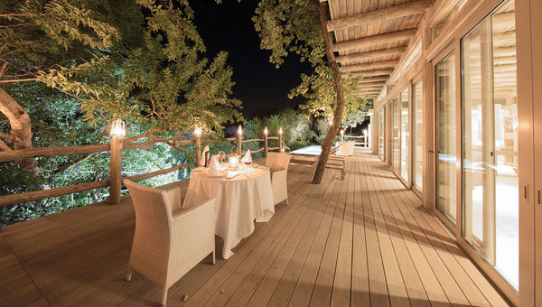 Outdoor dining at the Kapama Karula lodge, located in South Africa’s northernmost province of Limpopo. Outdoor dining at the Kapama Karula lodge, located in South Africa’s northernmost province of Limpopo.