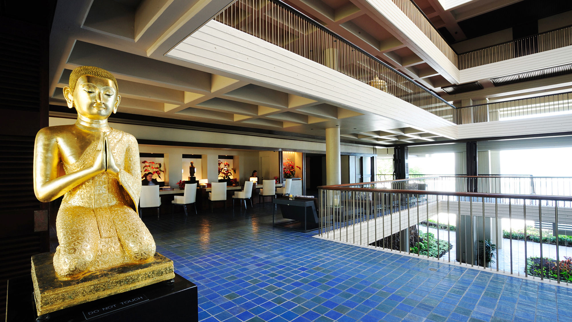 The Mauna Kea Beach Hotel on Hawaii Island is doing more to highlight its extensive art collection covering Asia, the Pacific Rim, Hawaii and Oceania, including a new series of podcasts.