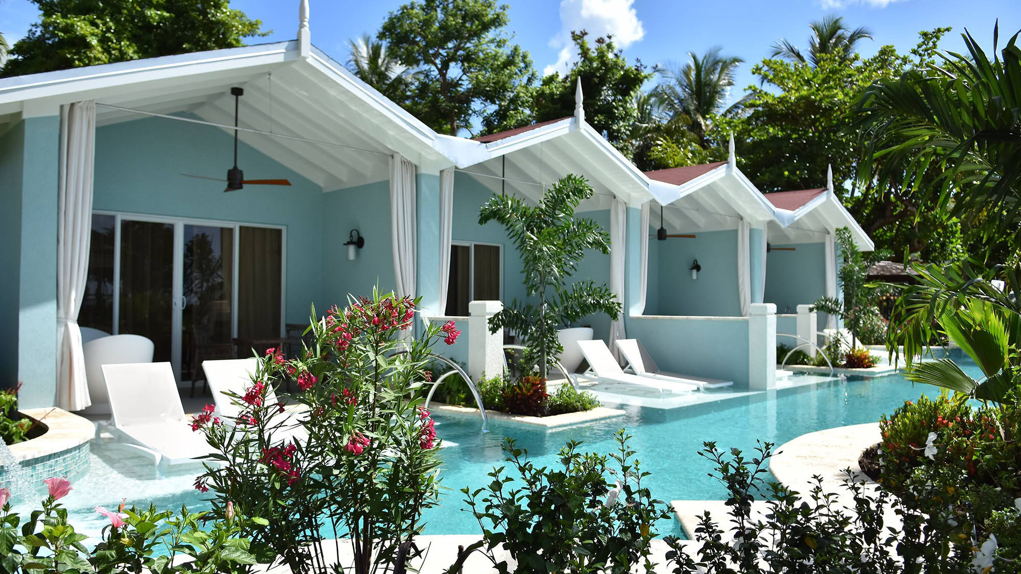 Sandals Halcyon Beach opens four lagoon suites