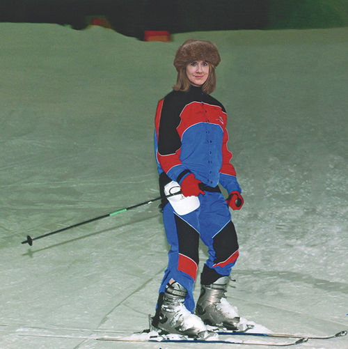 Elizabeth Avery, founder of Solo Trekker 4 U, skiing in Dubai.