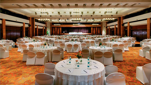 The convention center can accommodate 1,500 visitors. The convention center can accommodate 1,500 visitors.
