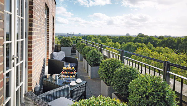 The verdant view of Hyde Park from a balcony at Jumeirah’s Grosvenor House Suites in London. The verdant view of Hyde Park from a balcony at Jumeirah’s Grosvenor House Suites in London.