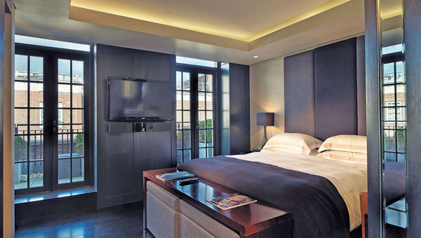 The apartment-style suites at Grosvenor House are intended for extended stays. The apartment-style suites at Grosvenor House are intended for extended stays.