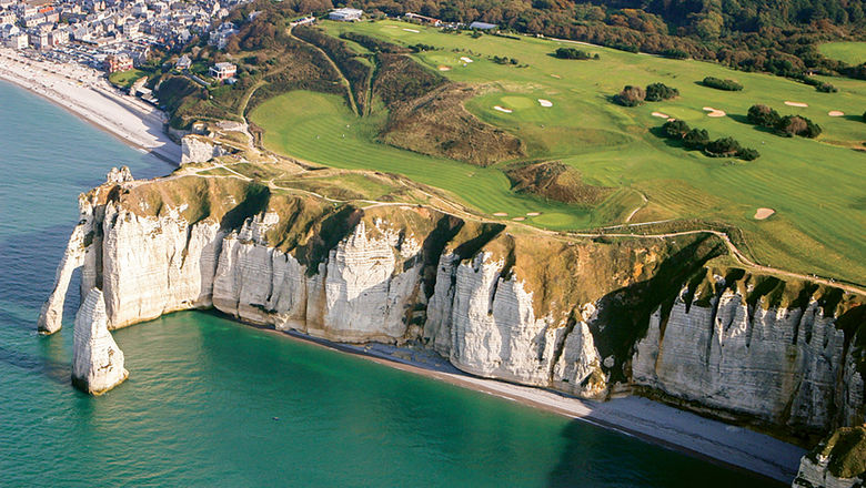 Cruisers on Uniworld’s Paris and Normandy itinerary can now play a round in Etretat in Normandy.