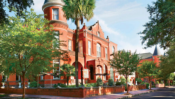 The Mansion on Forsyth Park provides elegant surroundings and the flexibility to allow bridal parties to make the property their own. The Mansion on Forsyth Park provides elegant surroundings and the flexibility to allow bridal parties to make the property their own.