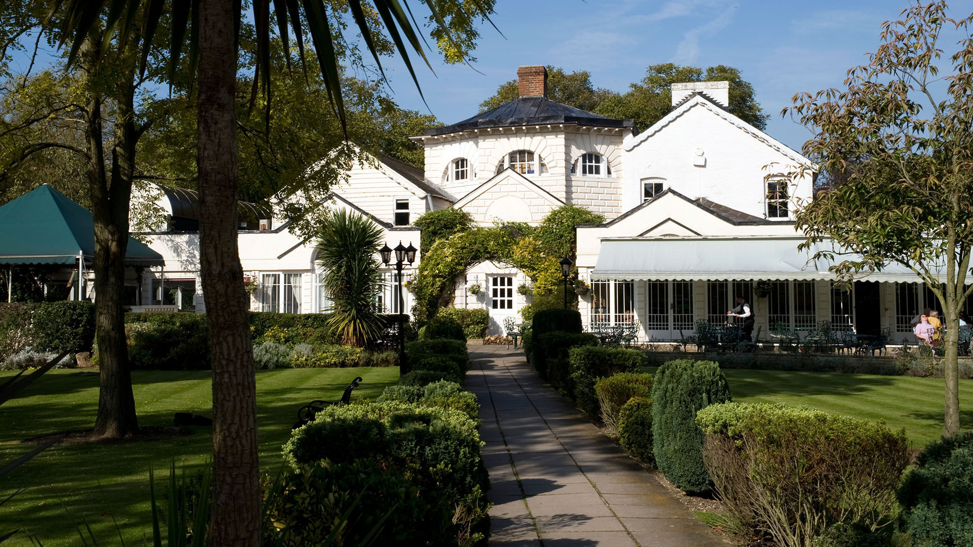 Monkey Island Estate is situated on seven acres on the Thames River in a series of white-bricked, historical buildings with manicured gardens.