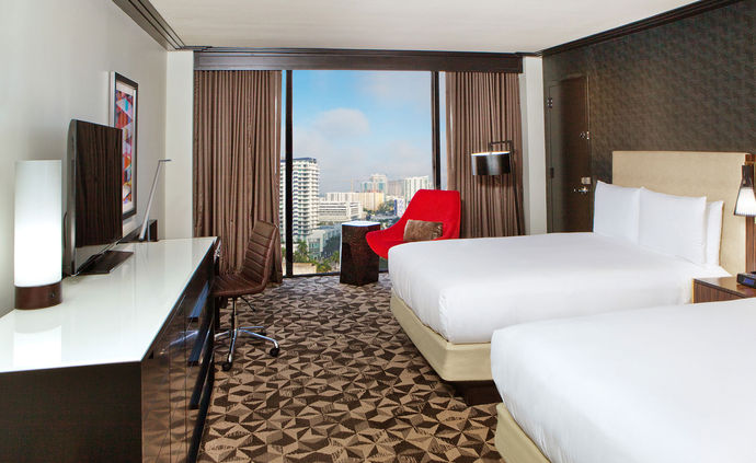 Hilton Miami Downtown unveils first phase of refit: Travel Weekly
