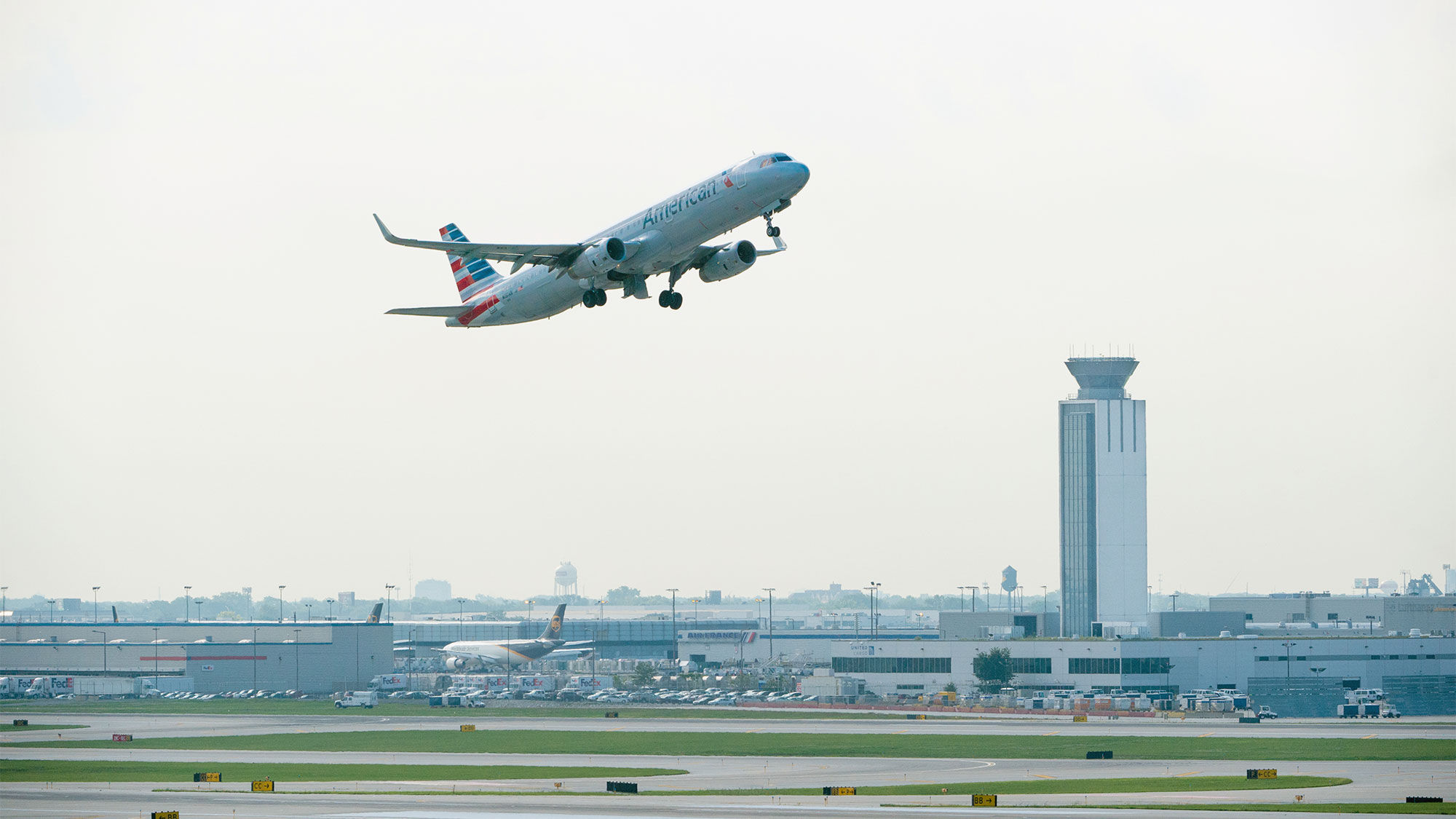 Chicago unveils O'Hare expansion plan, but American is not on board