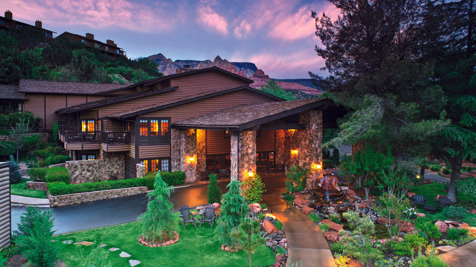 L'Auberge de Sedona features luxury cottages and lodge-style guestrooms.