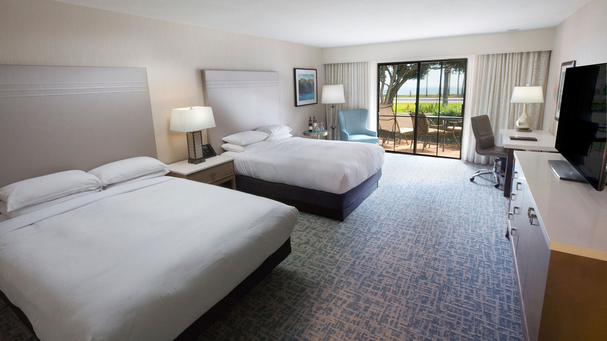 Santa Barbara hotel drops Fess Parker name