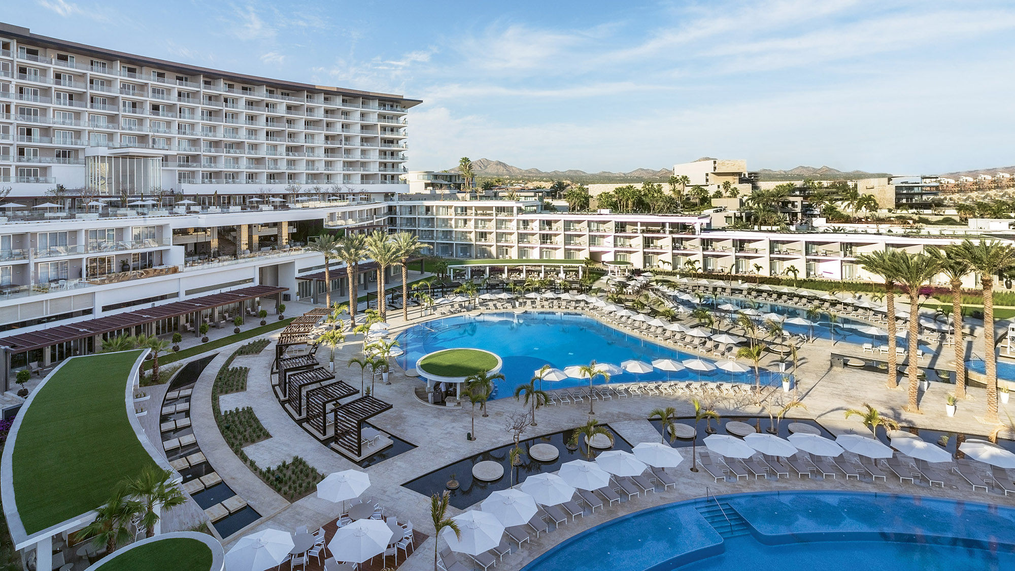 Le Blanc Spa Resort Los Cabos features a 29,000-square-foot spa and 14,000 square feet of events space.