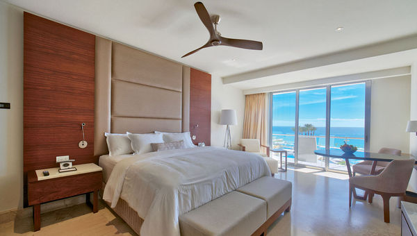 A Royal Deluxe Honeymoon room at Le Blanc Spa Resort Los Cabos. A Royal Deluxe Honeymoon room at Le Blanc Spa Resort Los Cabos.