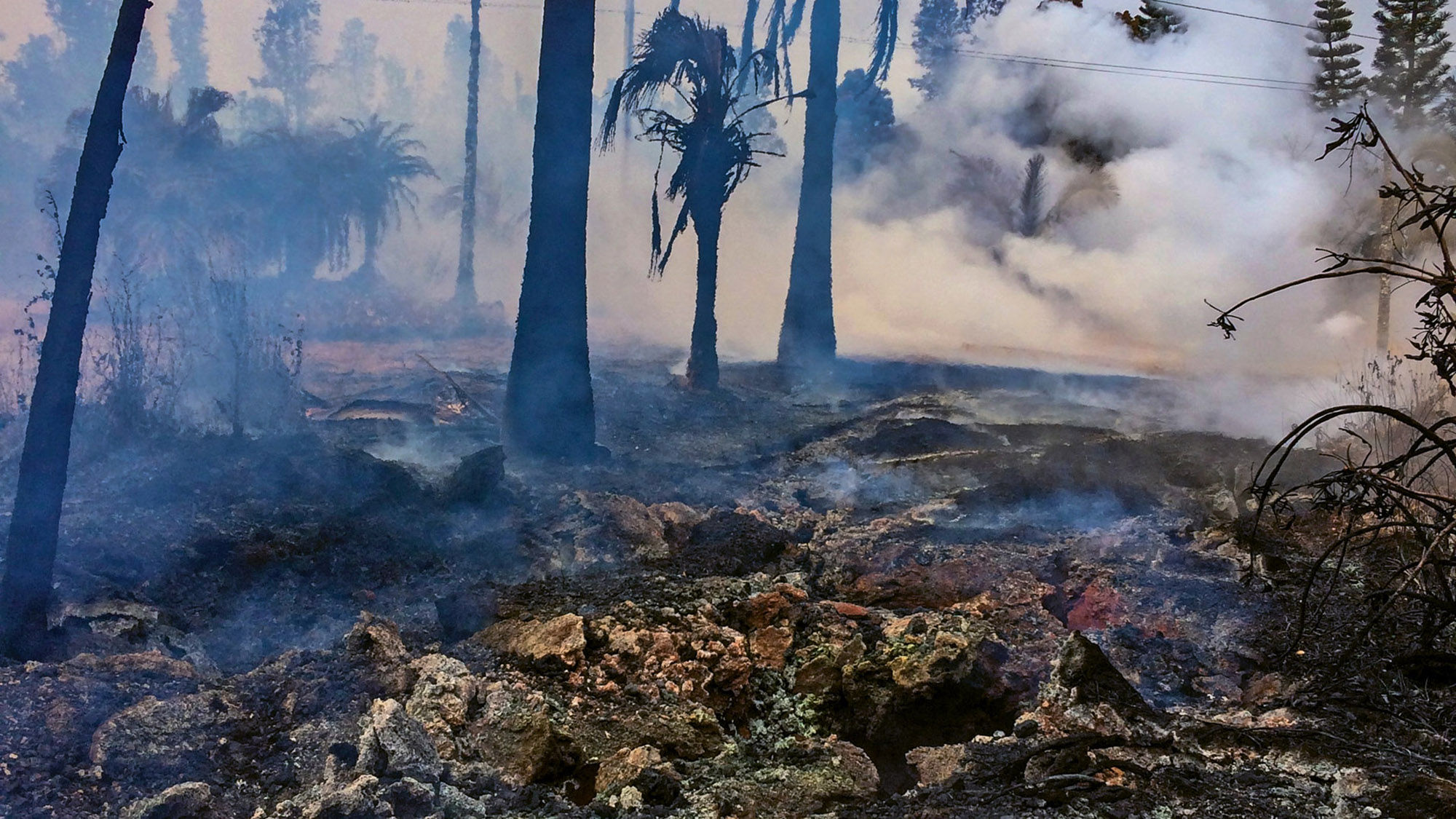 With explosive eruption possible, Hawaii Volcanoes National Park to close