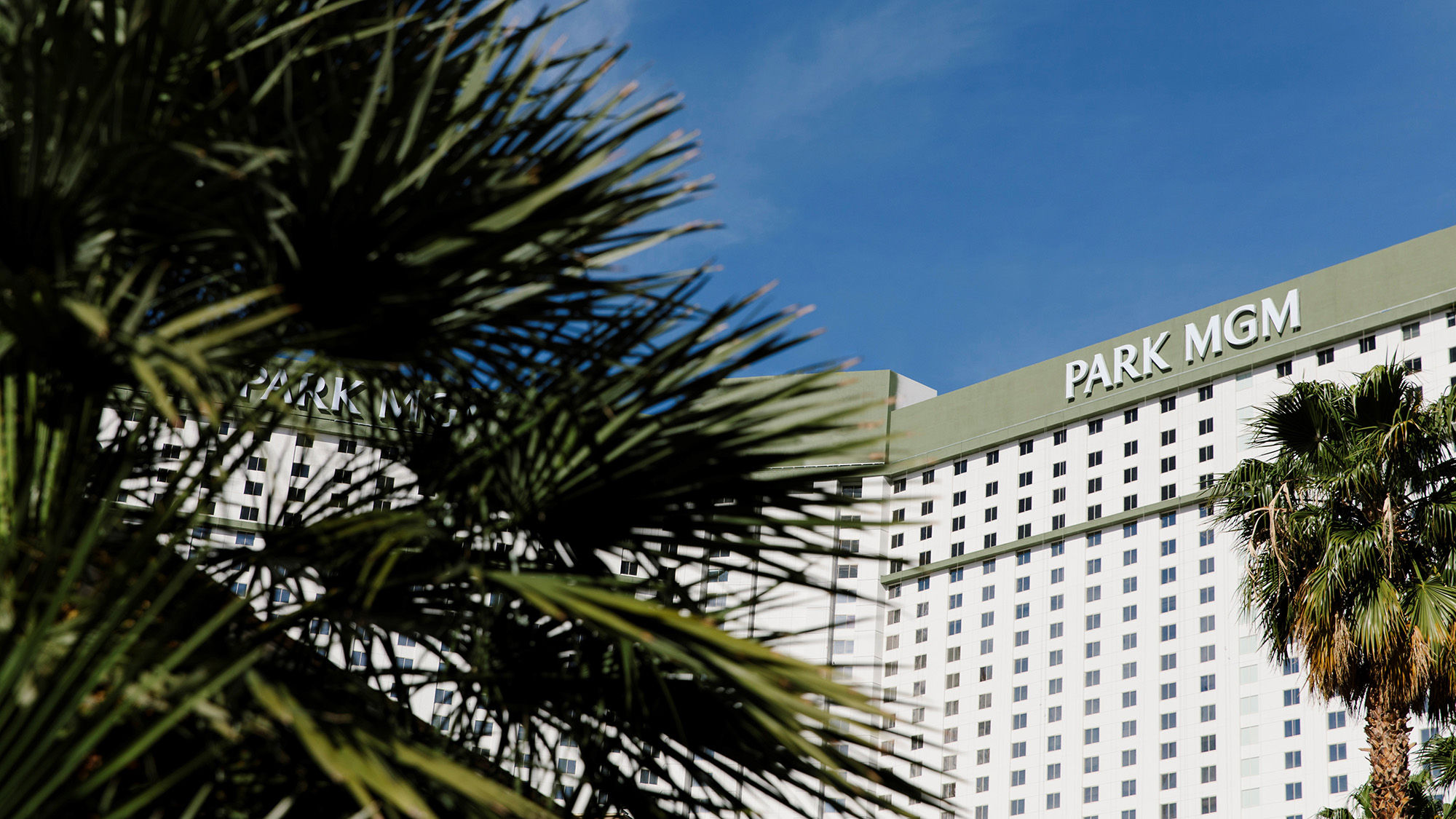 Las Vegas Strip hotels closing amid pandemic