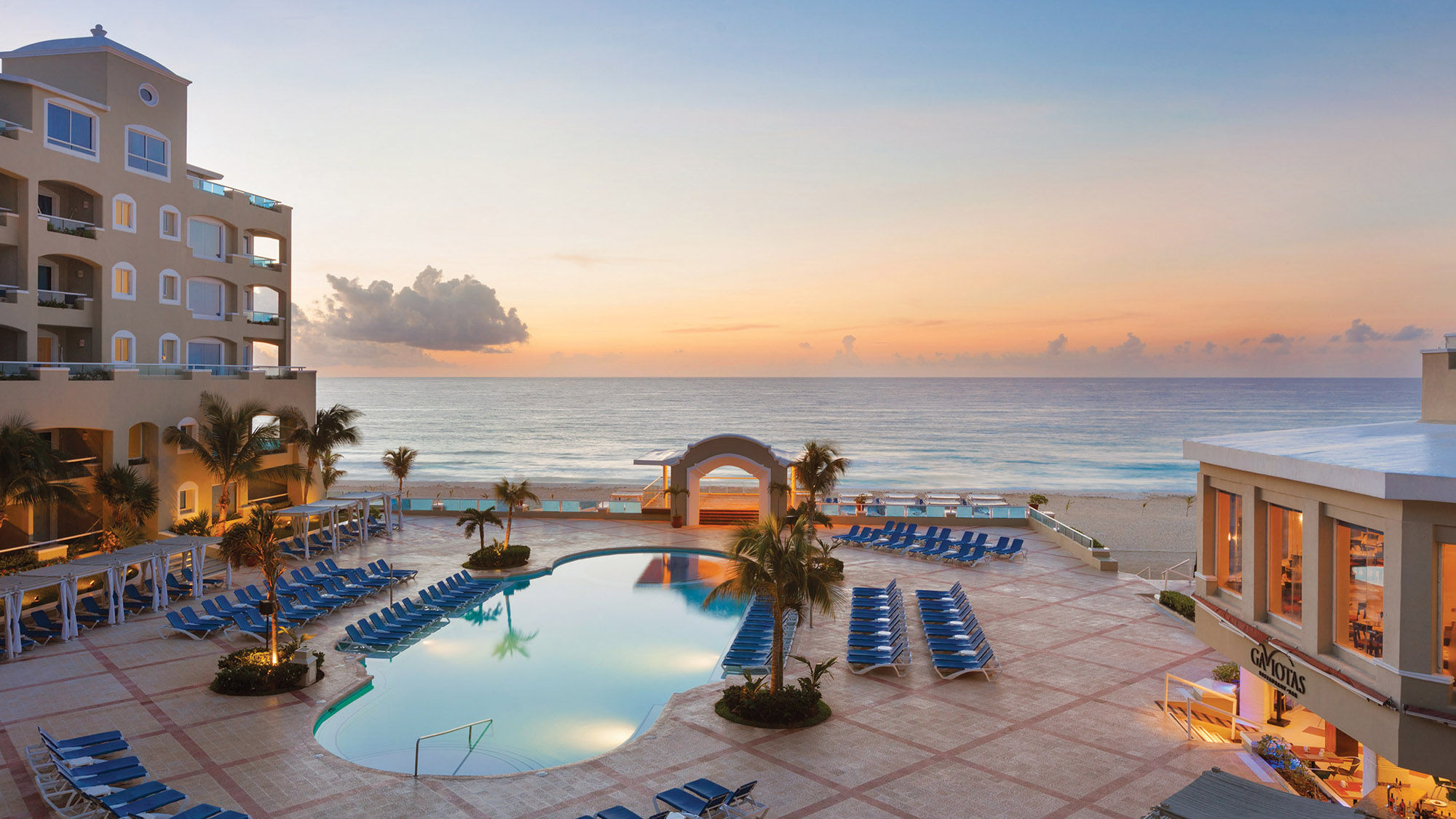 The main pool at the Panama Jack Resorts Cancun.