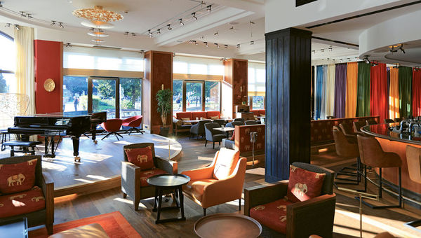 The lobby at Orania.Berlin features a Steinway piano used for concerts. The lobby at Orania.Berlin features a Steinway piano used for concerts.