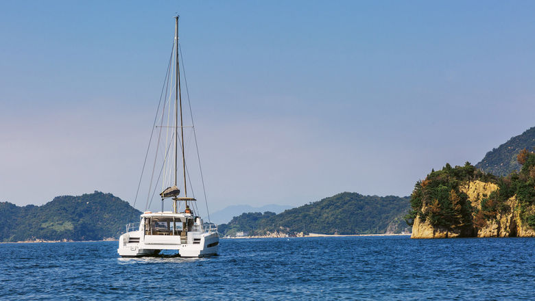 Seto Yacht Charter offers multiday excursions on the Seto Inland Sea.
