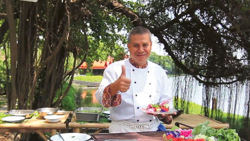 Walit Sitthipan, the food and beverage director for the Sampran Riverside, also appears in the video. Walit Sitthipan, the food and beverage director for the Sampran Riverside, also appears in the video.