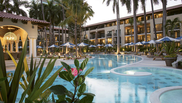 The Hacienda’s private pool has a swim-up bar. Hacienda guests can access the beach from the Hilton main building. The Hacienda’s private pool has a swim-up bar. Hacienda guests can access the beach from the Hilton main building.