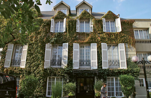 The 31-room Le Reve Boutique Hotel in Santiago’s Providencia neighborhood. The 31-room Le Reve Boutique Hotel in Santiago’s Providencia neighborhood.