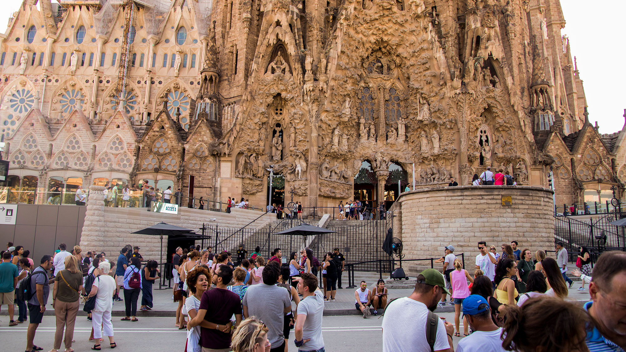 An afternoon outside Sagrada Familia, Barcelona.